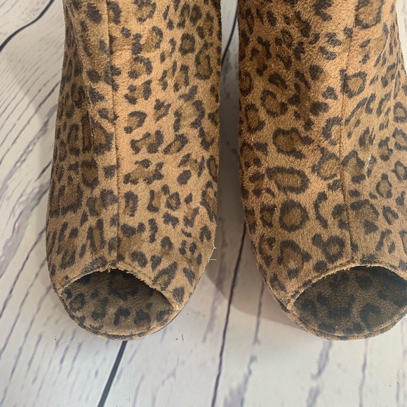 Go Jane Leopard Print Heeled Booties - Picture 4 of 8